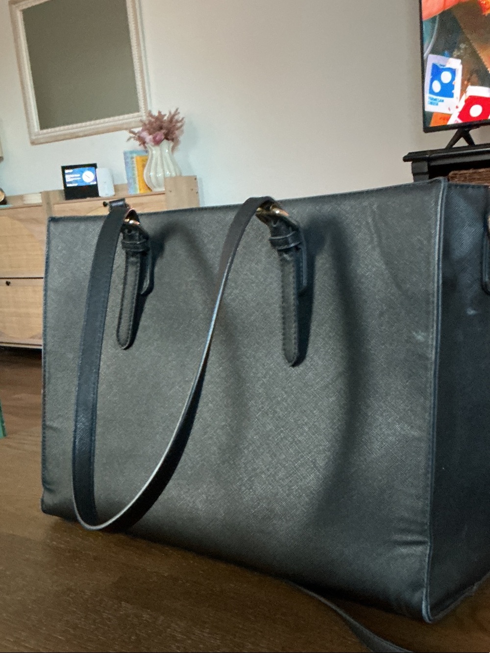 Classic Black Men's Tote Bag - Sleek Everyday Carry